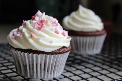 Red velvet valentijn cupcakes